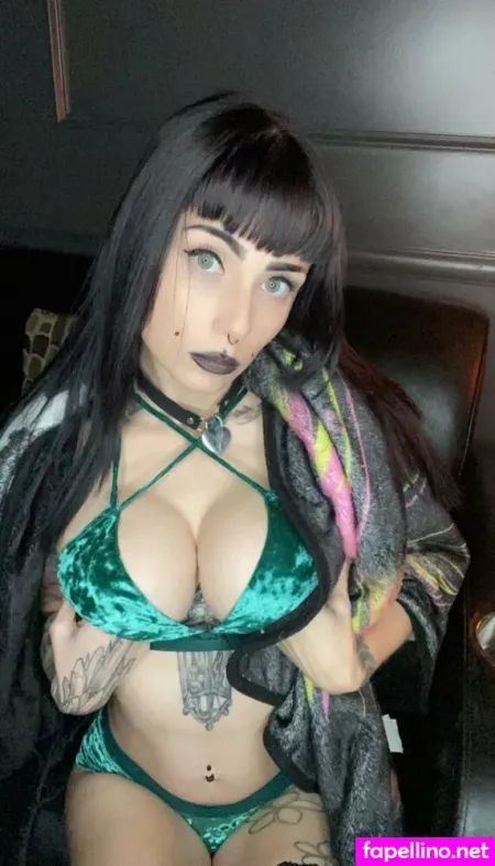 Emeraldraesfree OnlyFans Thumbnail #9IXBnxgjRI