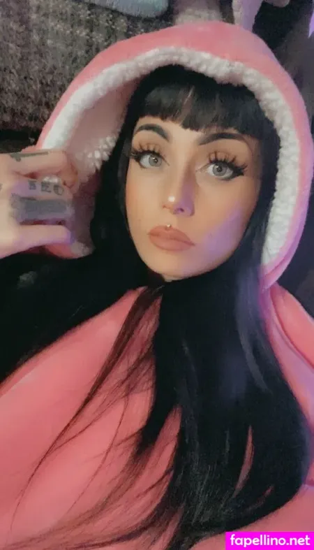 Emeraldraesfree OnlyFans Thumbnail #iqwMFznZ2L