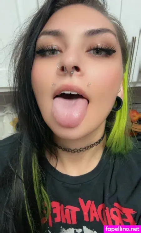 Emeraldshoreline OnlyFans Thumbnail #shPSKa8oju