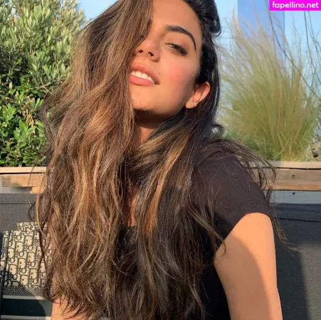 Emeraude Toubia OnlyFans Thumbnail #4hvTzm6wCq