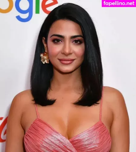 Emeraude Toubia OnlyFans Thumbnail #O7GawqJOBb