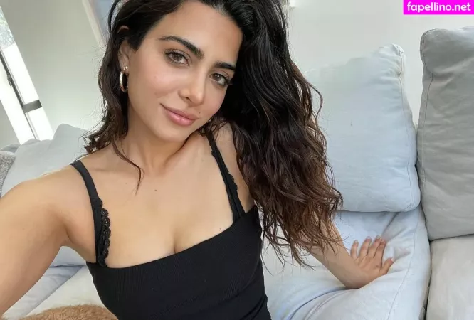 Emeraude Toubia OnlyFans Thumbnail #zH28FzRJJM