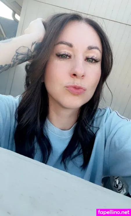 Emerye OnlyFans Thumbnail #CAb4zc2MhO