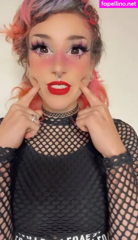 Emeryfennecfree OnlyFans Thumbnail #jYfCGuWlM2