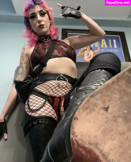 Emeryfennecfree OnlyFans Thumbnail #sFls5ZaT9Q