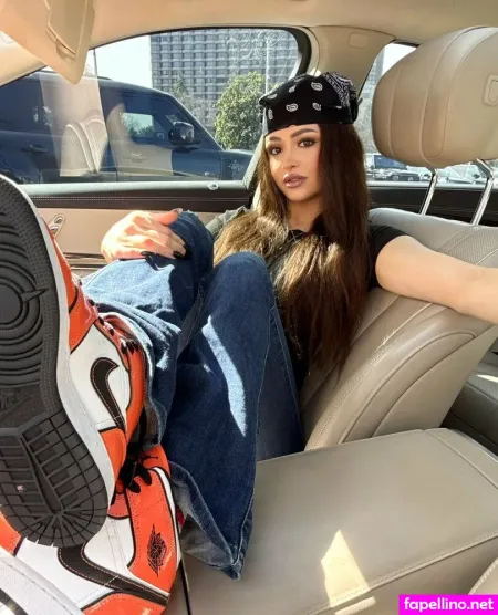 Emhutch OnlyFans Thumbnail #Lj5tBkLXto