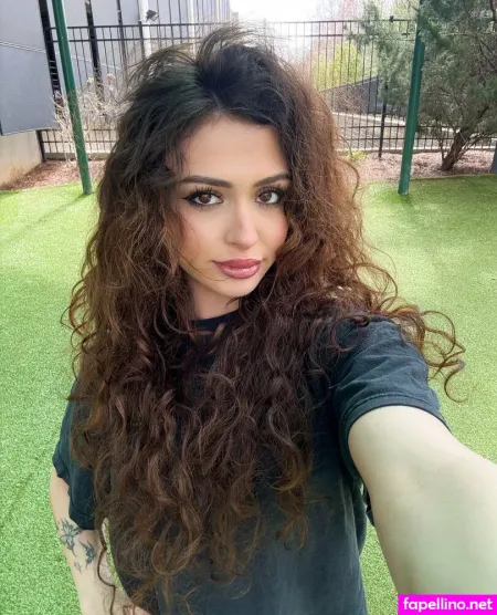 Emhutch OnlyFans Thumbnail #z7zErGbTs3