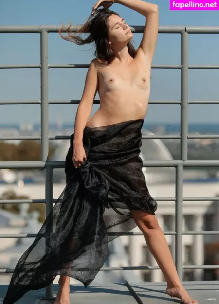 Emi Born OnlyFans Thumbnail #OaON2XXwDY