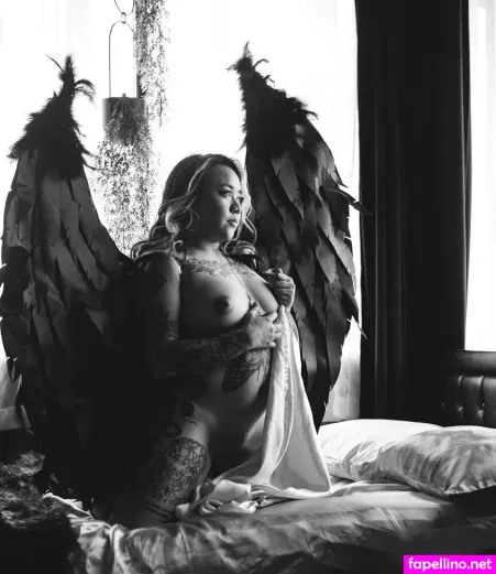 Emi Evans 1 OnlyFans Thumbnail #87z4cyYGw3