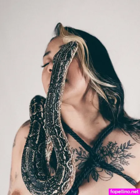 Emi Evans 1 OnlyFans Thumbnail #KvarpiUFuX