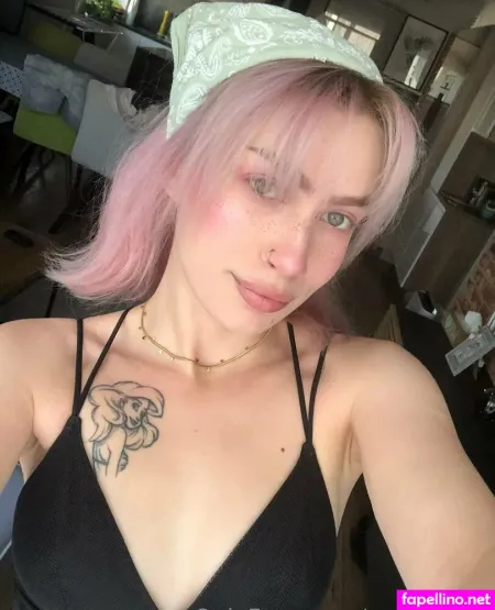 Emiardeli2 OnlyFans Thumbnail #AcvXd4Pdwa