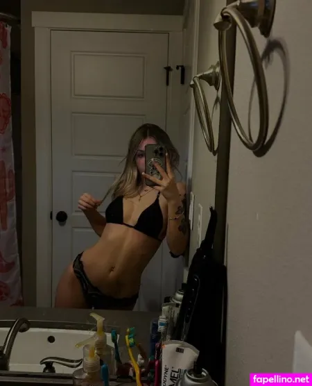 Emiefoxxx OnlyFans Thumbnail #P9sVhsDIip