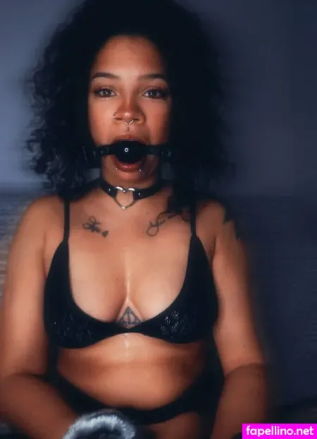 Emielovee OnlyFans Thumbnail #4CpUw2h68x