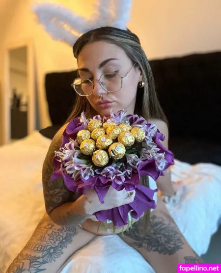 Emiilyhot OnlyFans Thumbnail #PbFHIMloLn