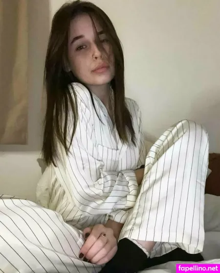 Emilage OnlyFans Thumbnail #96aFCRXEec