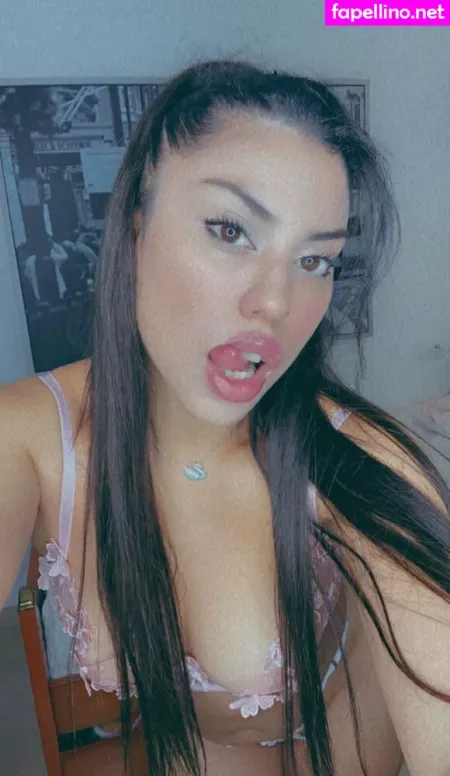 Emile Girlfriend OnlyFans Thumbnail #knwNBpMaaq