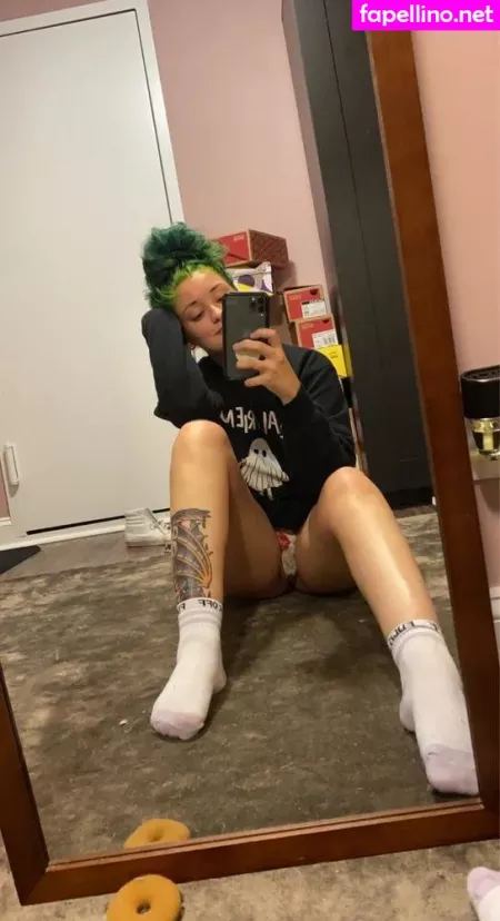 Emileerosee OnlyFans Thumbnail #DQFXxAIRrQ