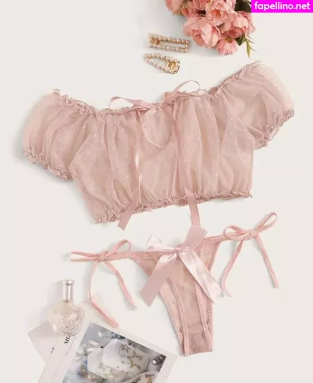 Emileerosee OnlyFans Thumbnail #Z38UxmrMAq