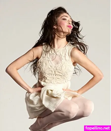 Emilia Ares OnlyFans Thumbnail #4dUgR2iK3s