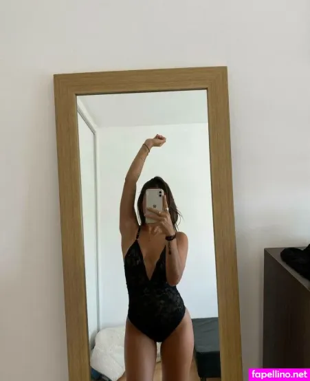 Emilia Ginovich OnlyFans Thumbnail #8gmGtGiBYQ