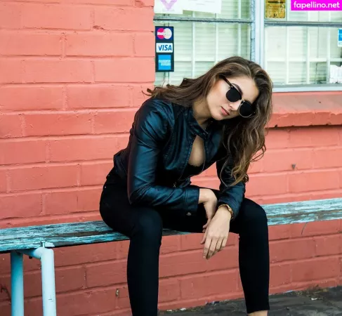 Emilia Hartford OnlyFans Thumbnail #u5VTCAPabK