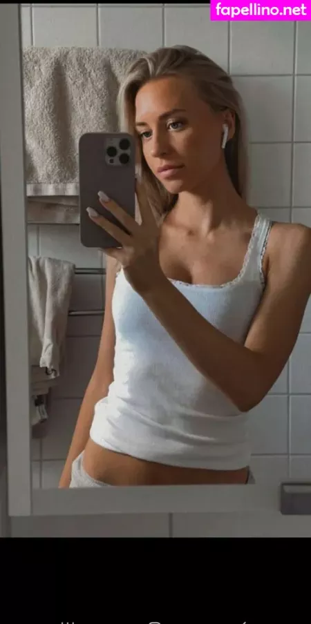 Emilia Hult OnlyFans Thumbnail #RLJeXsPmTn