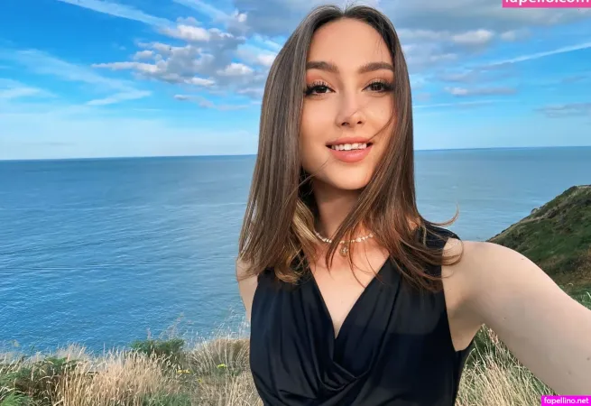 Emilia Jolly OnlyFans Thumbnail #com1l8HlM7