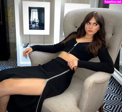 Emilia Jones OnlyFans Thumbnail #WebIPCyeWX