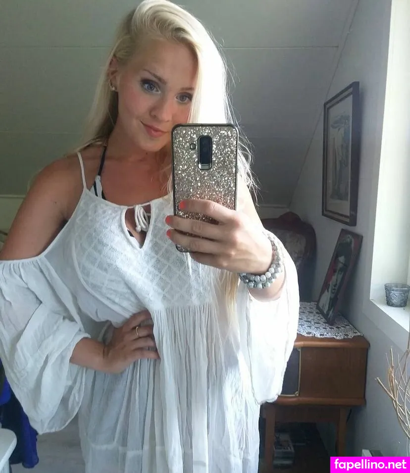 linden.emilia, princesslinden, user Nude Leaked OnlyFans Photo #Do5I24OVOk