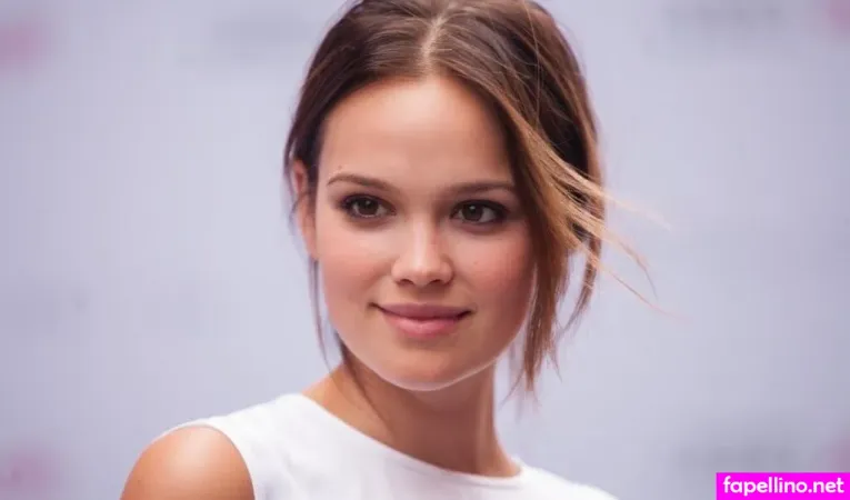 Emilia Schle OnlyFans Thumbnail #ObqjrONWdW