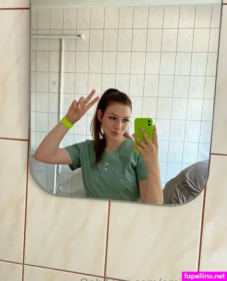 Emilia Smit OnlyFans Thumbnail #oGQmnYiK6w