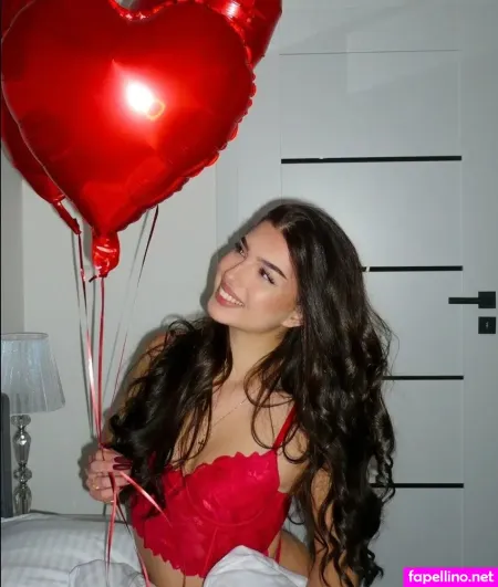 Emilia Wegrzynek OnlyFans Thumbnail #5cK2jc8cS4