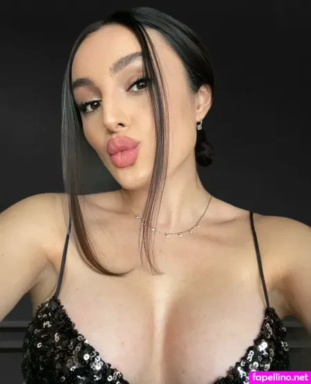 Emilia Wonderfulvip OnlyFans Thumbnail #dzYU11yFoi