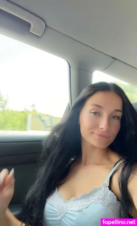 Emilia X Bae OnlyFans Thumbnail #CWn02XrlK7