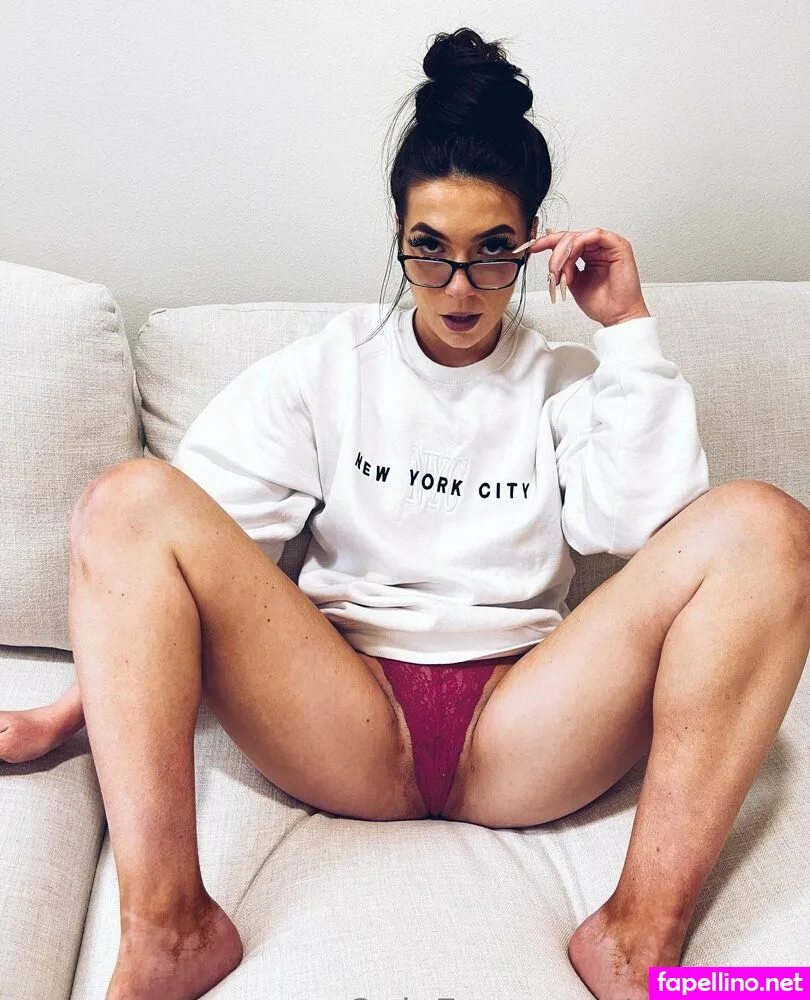 emilia.xo, emiliaxocosmetics Nude Leaked OnlyFans Photo #HXiao6DYok