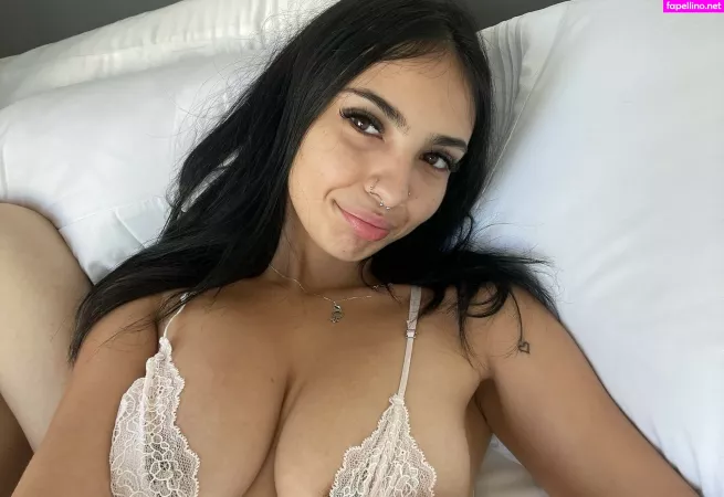 Emilia OnlyFans Thumbnail #Y7WZdOqzpY