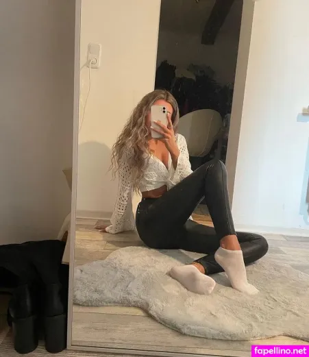 Emiliaaa Rose OnlyFans Thumbnail #9SzMi6wlvn