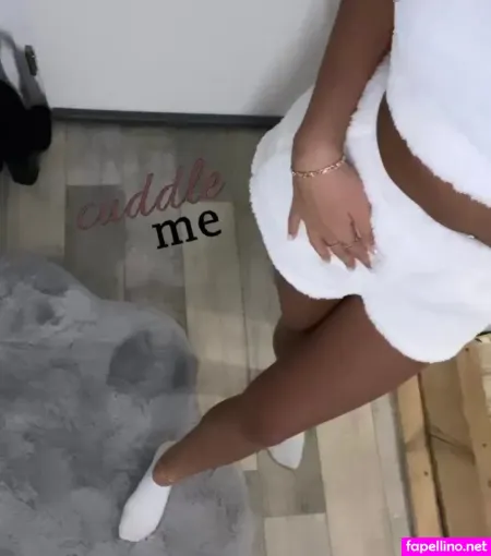 Emiliaaa Rose OnlyFans Thumbnail #PIc2tnv8WS