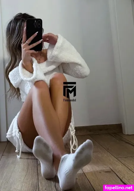 Emiliaaa Rose OnlyFans Thumbnail #xtyIok9u7m