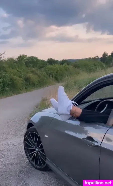 Emiliaaa Rose OnlyFans Thumbnail #zDMWfZnNar