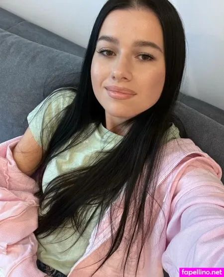 Emiliaaa OnlyFans Thumbnail #7Sp1ndz1qM