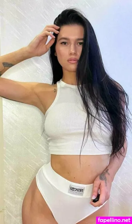 Emiliaaa OnlyFans Thumbnail #TA1D2YiAME