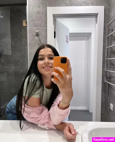 Emiliaaa OnlyFans Thumbnail #nLy8Ra4vEJ