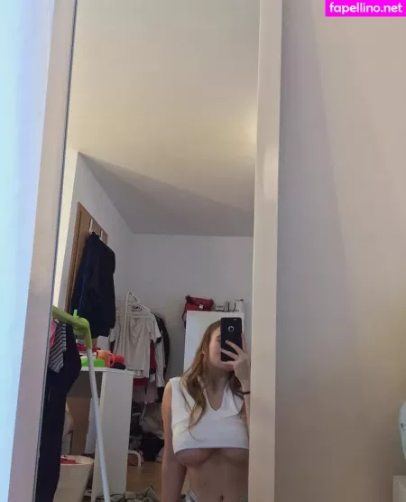 Emiliaaverie OnlyFans Thumbnail #Wb1ysP79CL