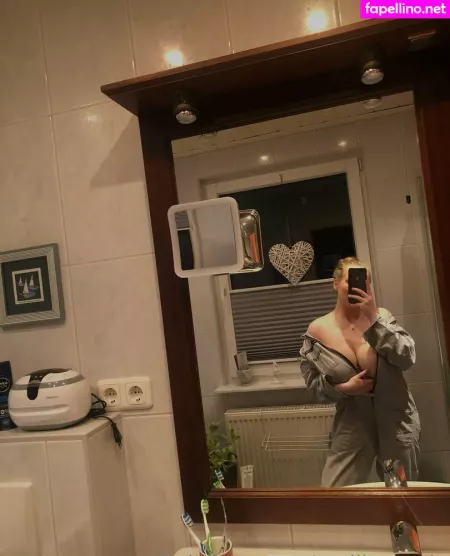 Emiliaaverie OnlyFans Thumbnail #cSk9Kg4JP0