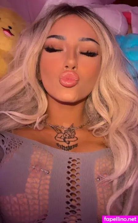 Emiliajolie OnlyFans Thumbnail #cZRr4KbnTQ