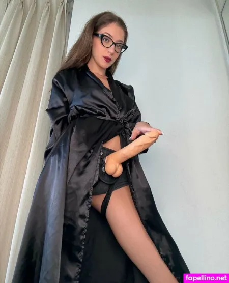 Emiliaqueenn OnlyFans Thumbnail #ksQQ17J8yA