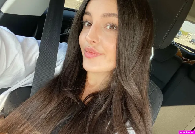 Emiliawonderful OnlyFans Thumbnail #UH6I4TpTfl