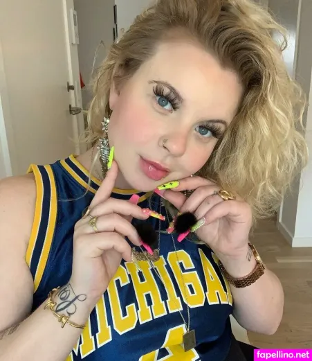 Emilie Brooklyn OnlyFans Thumbnail #cGuvc5AGDd