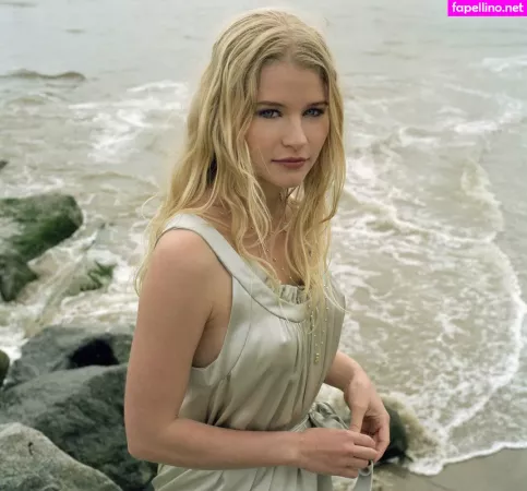 Emilie De Ravin OnlyFans Thumbnail #thSkFkhc0G